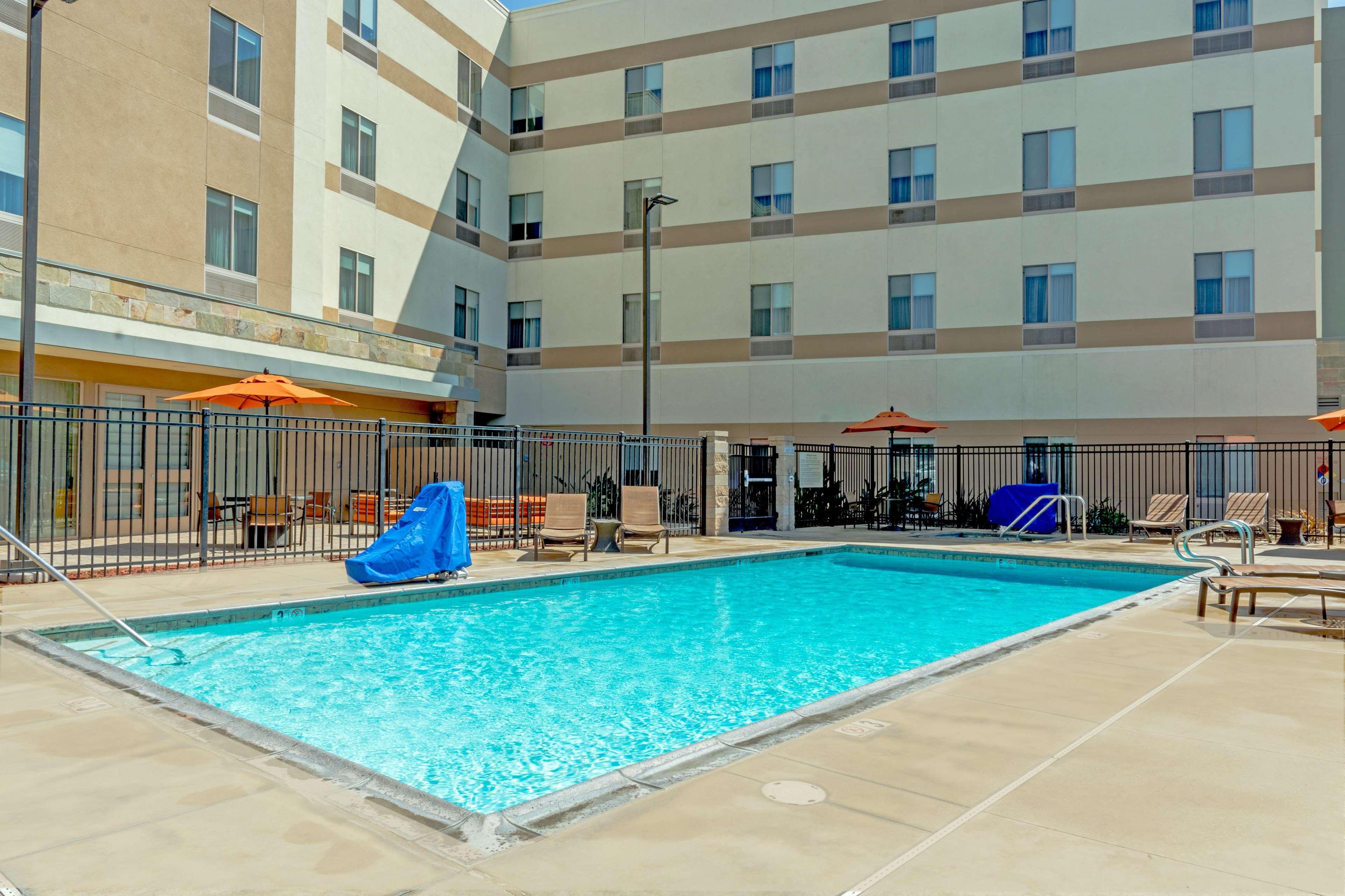 Hampton Inn & Suites Riverside/Corona East Eksteriør bilde