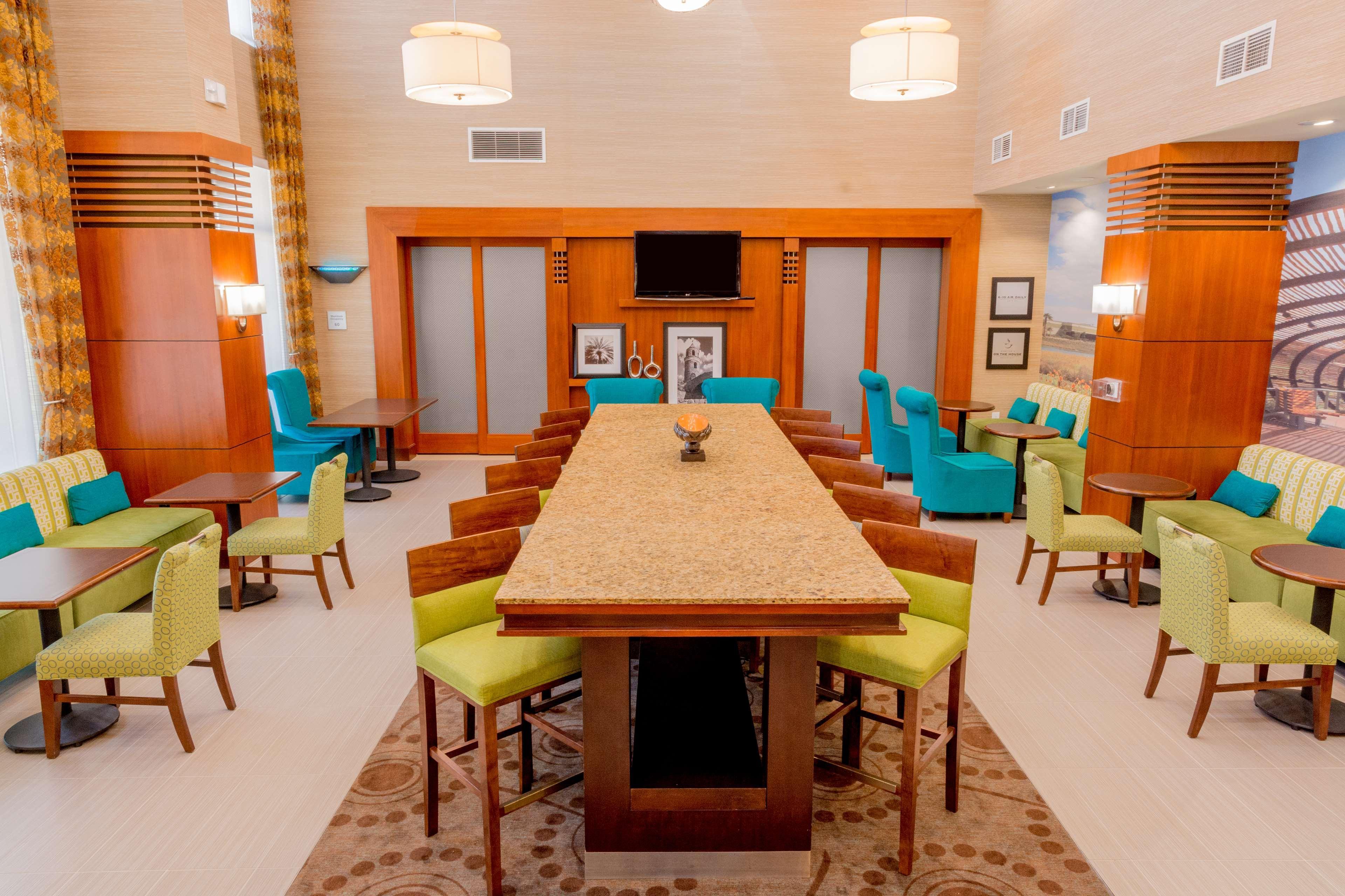 Hampton Inn & Suites Riverside/Corona East Eksteriør bilde