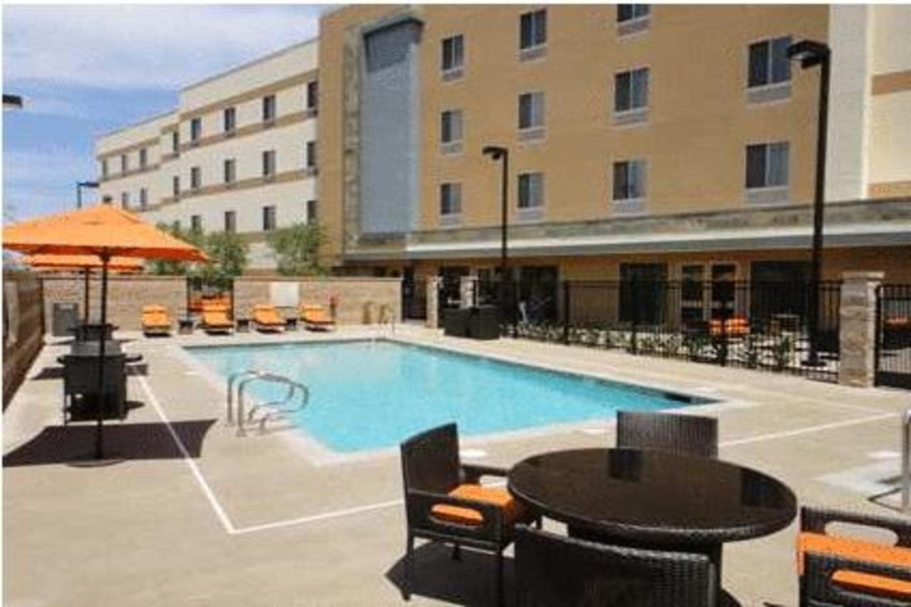 Hampton Inn & Suites Riverside/Corona East Eksteriør bilde