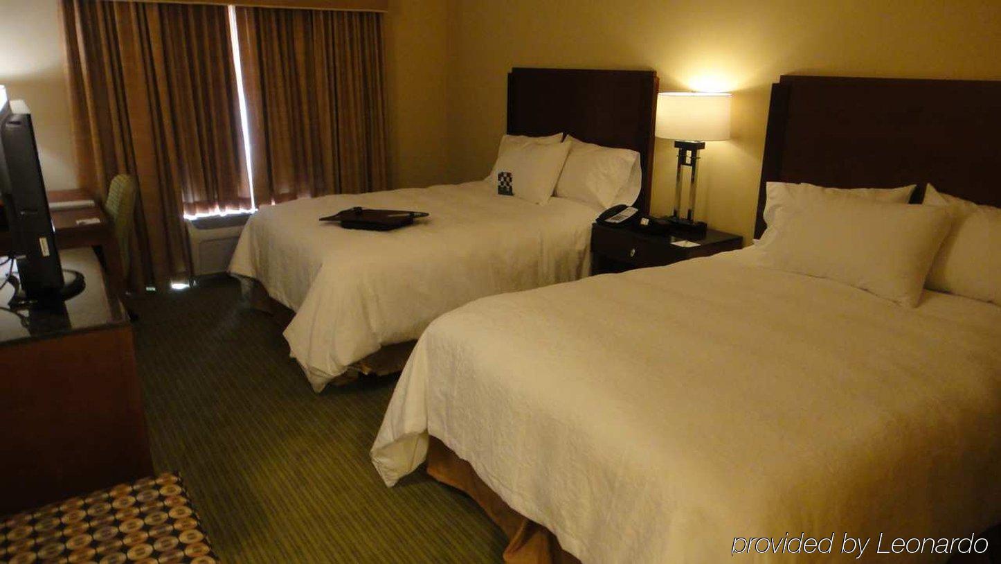 Hampton Inn & Suites Riverside/Corona East Rom bilde