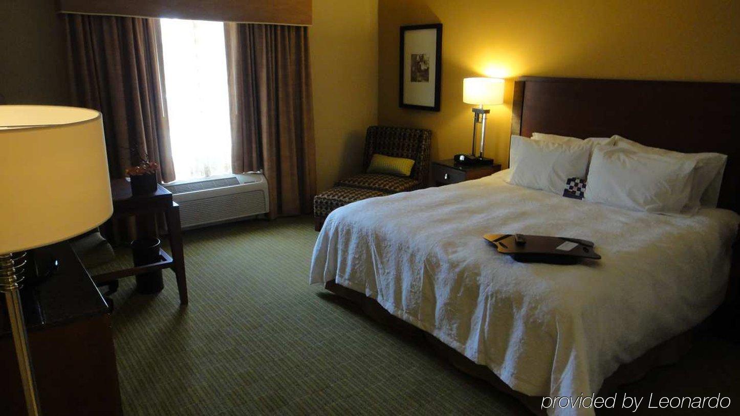 Hampton Inn & Suites Riverside/Corona East Rom bilde